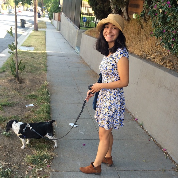 Meet your Posher, Felicia - Picture 1 of 1